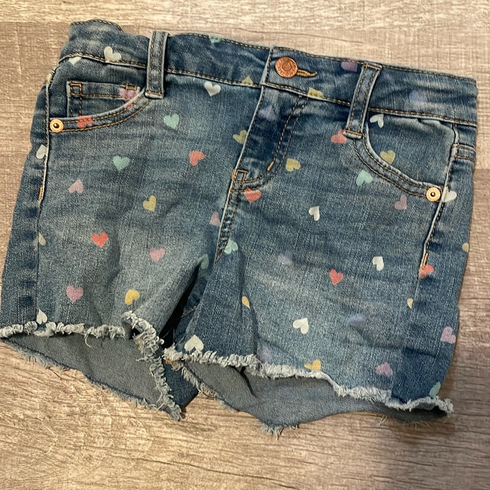 Girls 6/6x Denim Shorts with colorful hearts